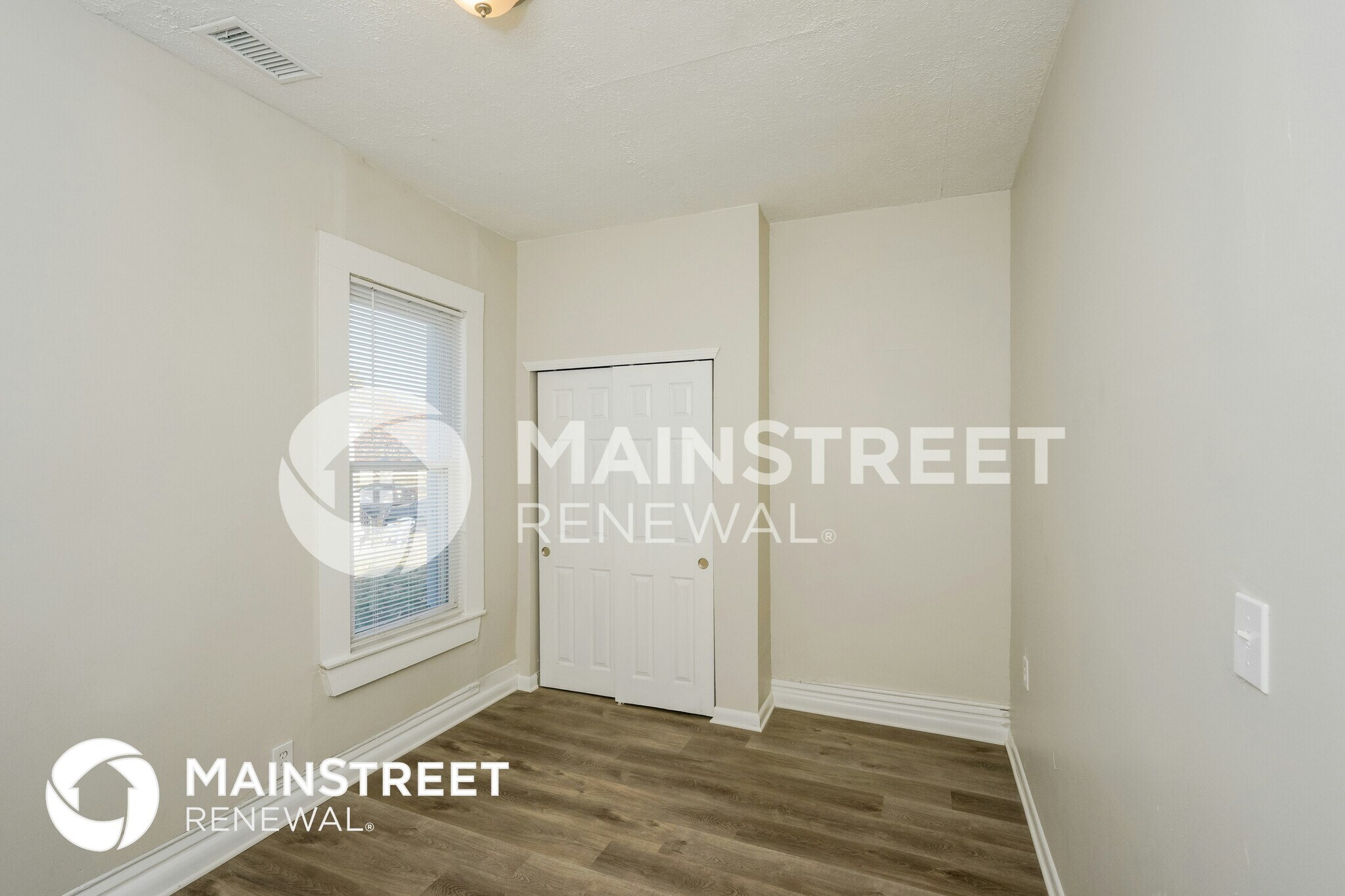 Building Photo - 664 S 27th St