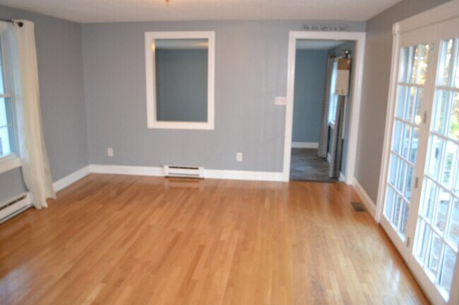 Building Photo - 10 Madden Rd