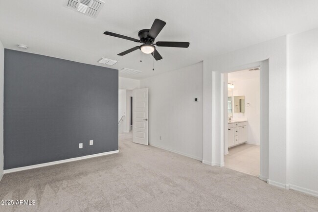 Building Photo - 3813 N 100th Dr