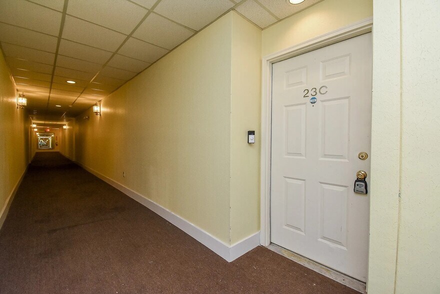 Building Photo - 2211 S Braeswood Blvd