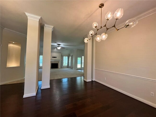 Building Photo - 5408 W Redbud St