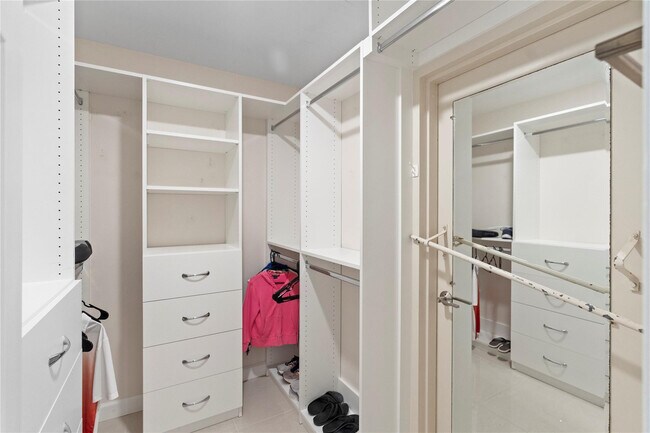 Building Photo - 5200 N Ocean Blvd