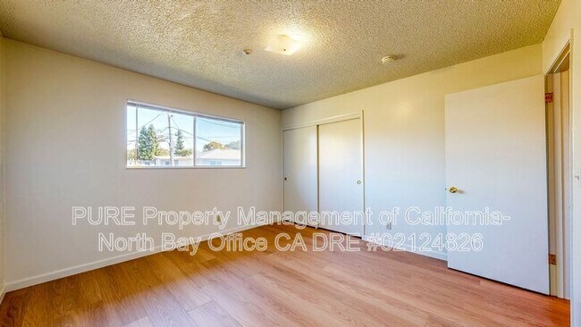 Building Photo - 1325 Edwards Ave
