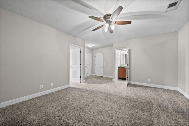 Building Photo - Pet Friendly Four Bedroom with Basement!