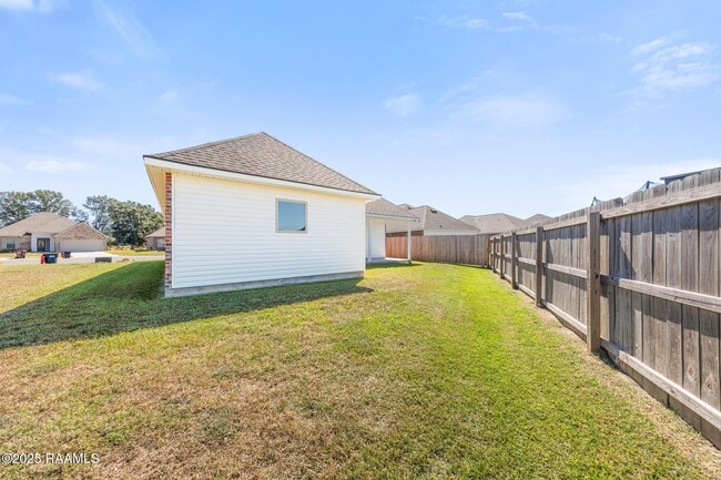 Building Photo - 207 Barnsley Dr