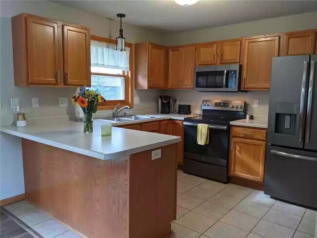 Building Photo - 1424 Sunset Ave SE