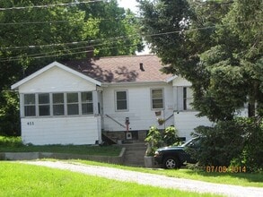 Building Photo - 413 Whittier Ave