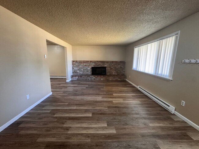 Building Photo - HANGMAN VALLEY 4 BEDROOM HOME