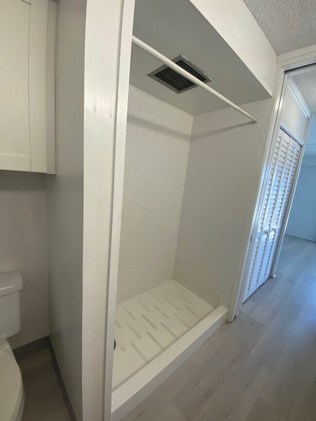 Building Photo - 514N&amp;N