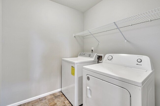 Building Photo - 1927 200 St E