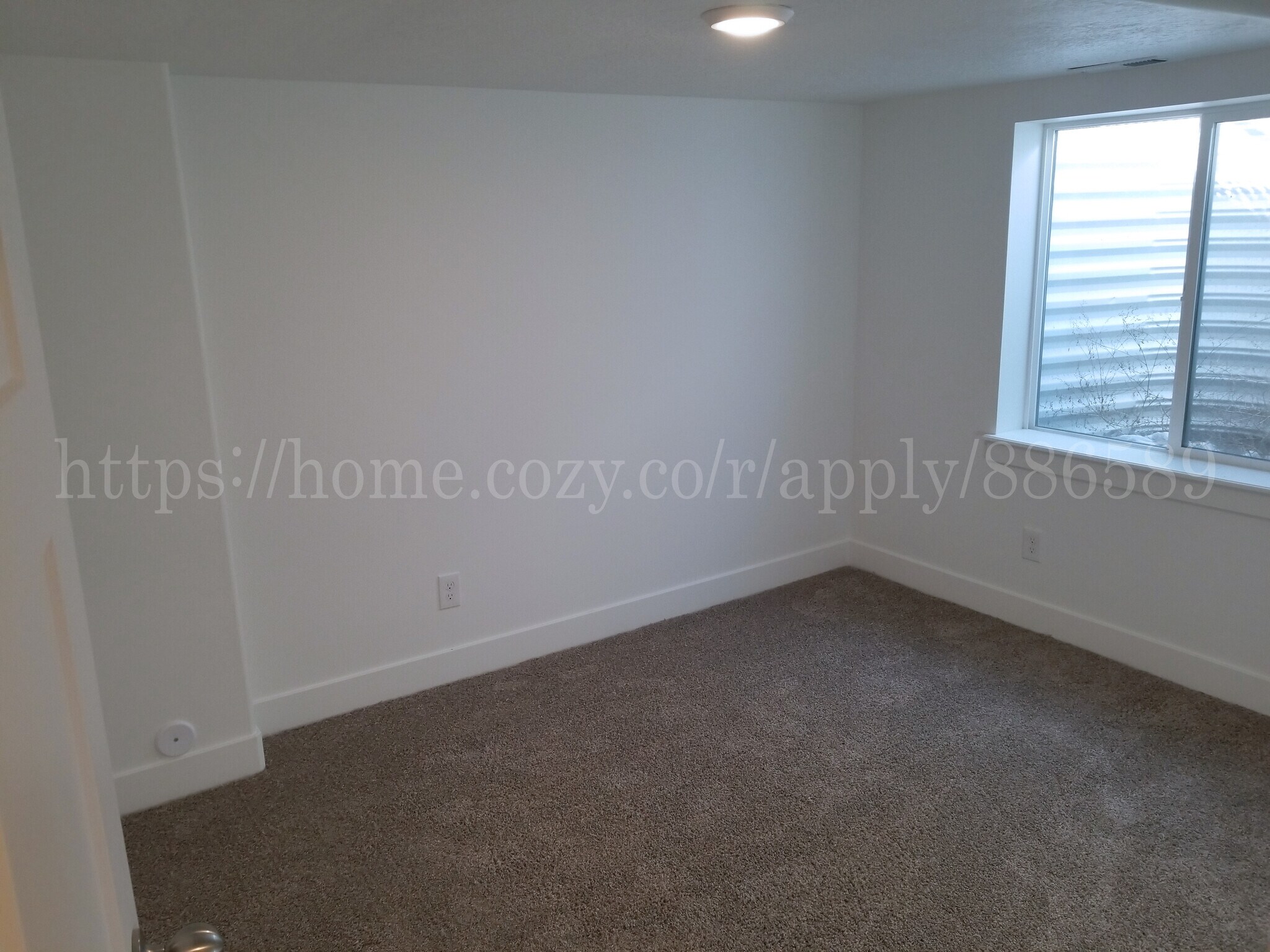 Building Photo - 115 N 410 E St