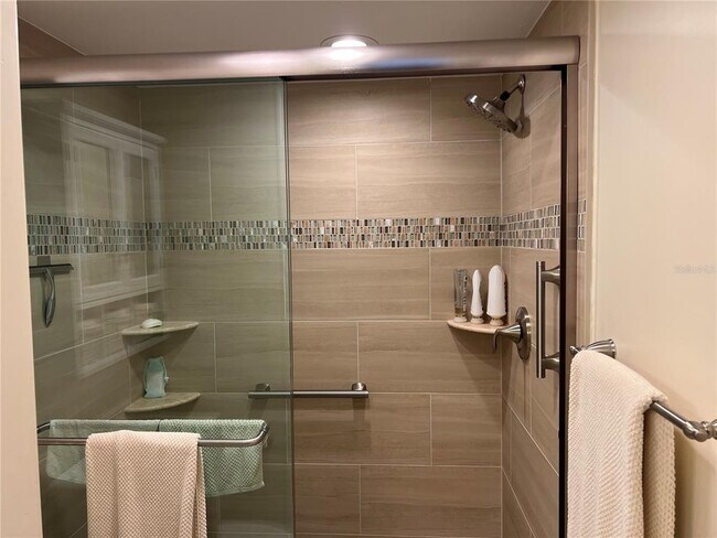 Building Photo - 5617 Ashton Lake Dr