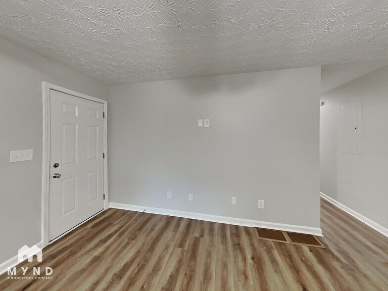 Building Photo - 316 Eleanor Dr