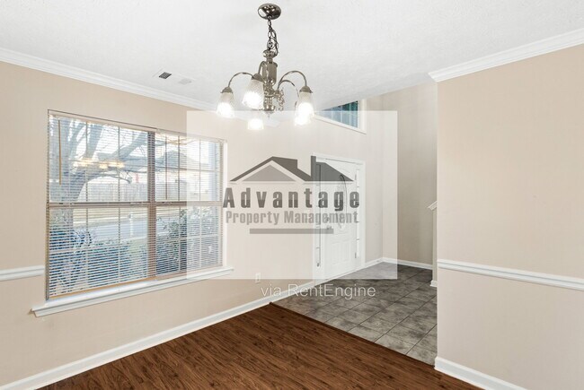 Building Photo - 382 Summer Hill Cir