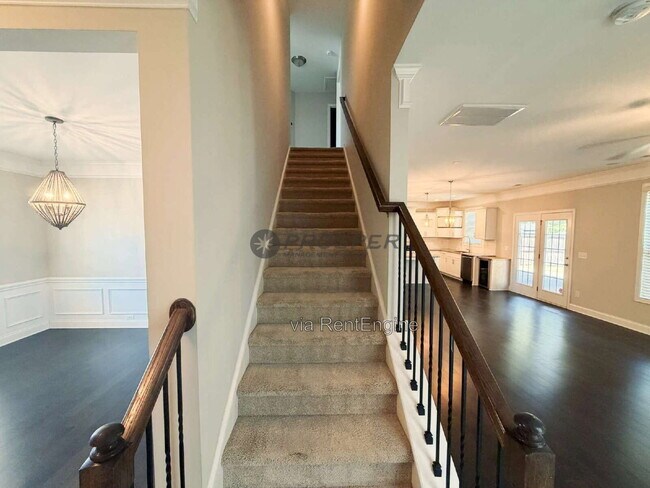 Building Photo - 108 Redmont Ct