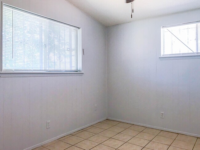 Building Photo - 5221 Edmonton Ave