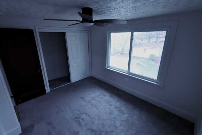 Building Photo - 165 Colony Crescent