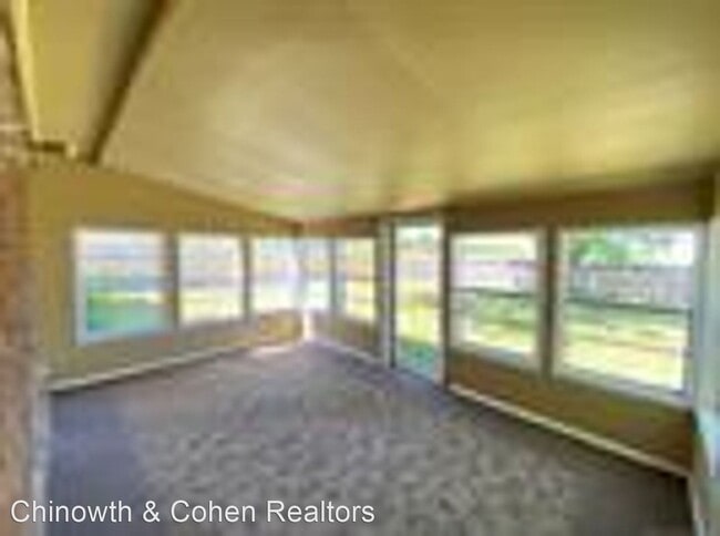 Building Photo - 3 br, 1 bath House - 3224 S 121st E Ave