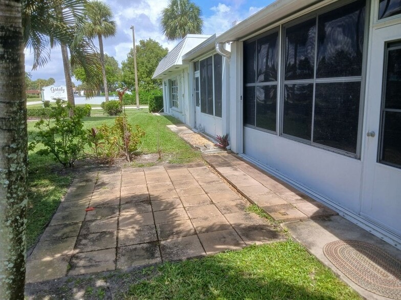 Building Photo - 2638 Gately Dr E
