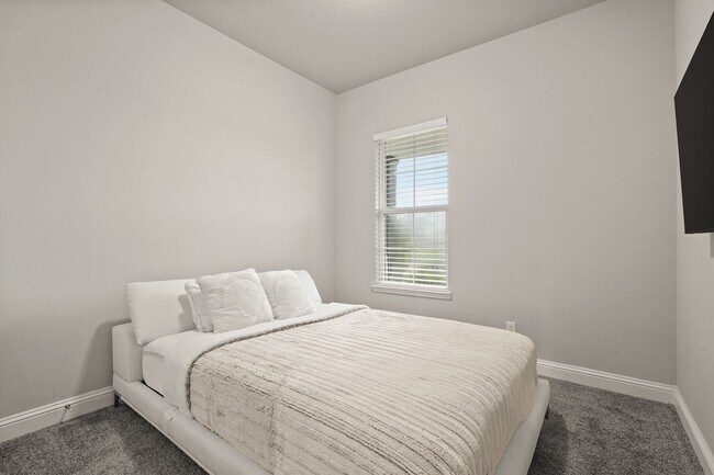 Building Photo - 1710 Forest Mist Dr