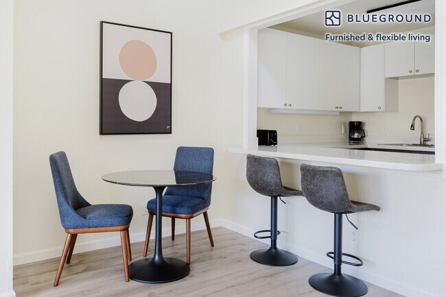 Building Photo - 345 Sheridan Ave