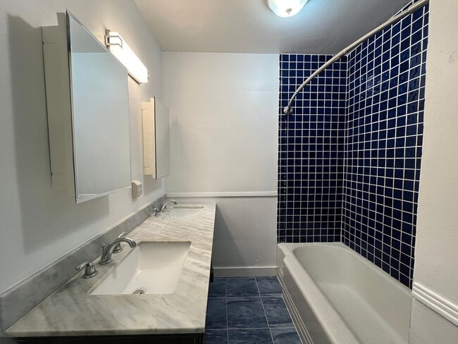 Building Photo - Sherman Oaks 3+2 w/bonus room + upgrades on cul-de-sac lot!