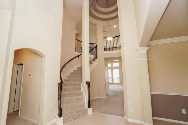 Building Photo - 215 Promenade Estates Ln