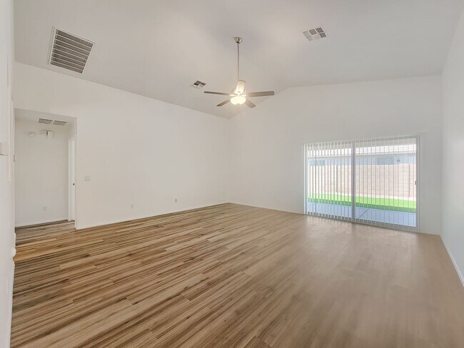 Building Photo - Excellent neighborhood in Goodyear!