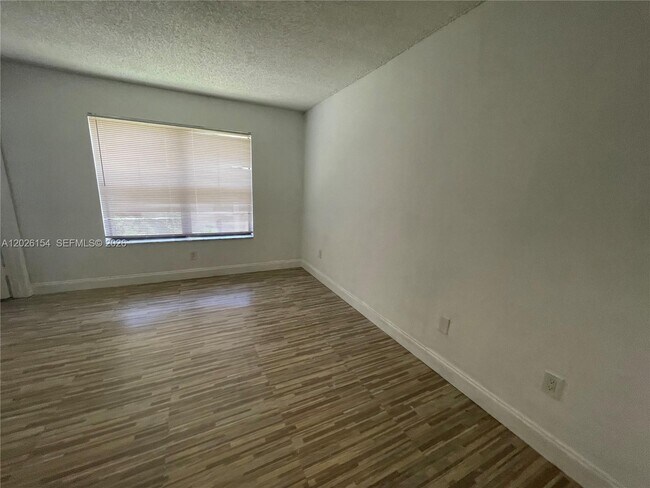 Building Photo - 4261 W McNab Rd