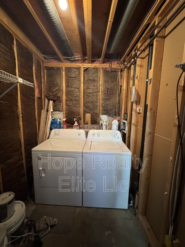 Building Photo - 6950 Sagewood Ct