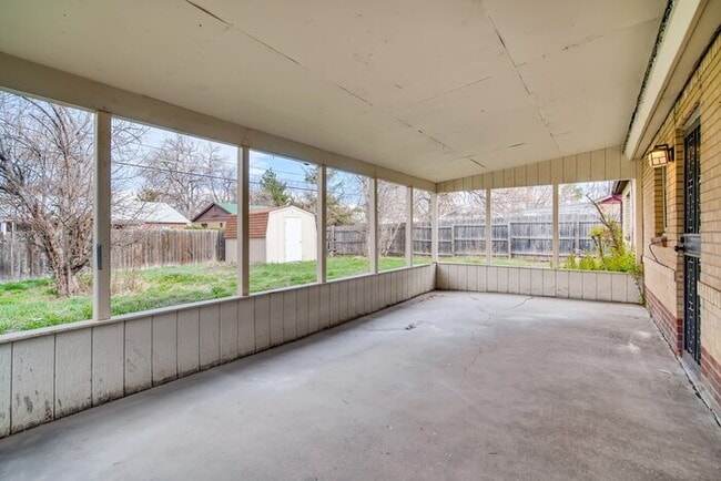 Building Photo - 1054 N Revere St