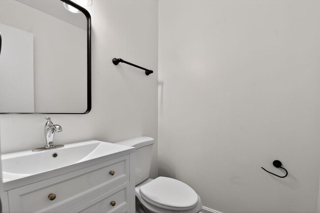 Building Photo - 4 Bed 3.5 Bath in Gaithersburg