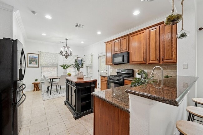 Building Photo - 4212 Pasada Ln