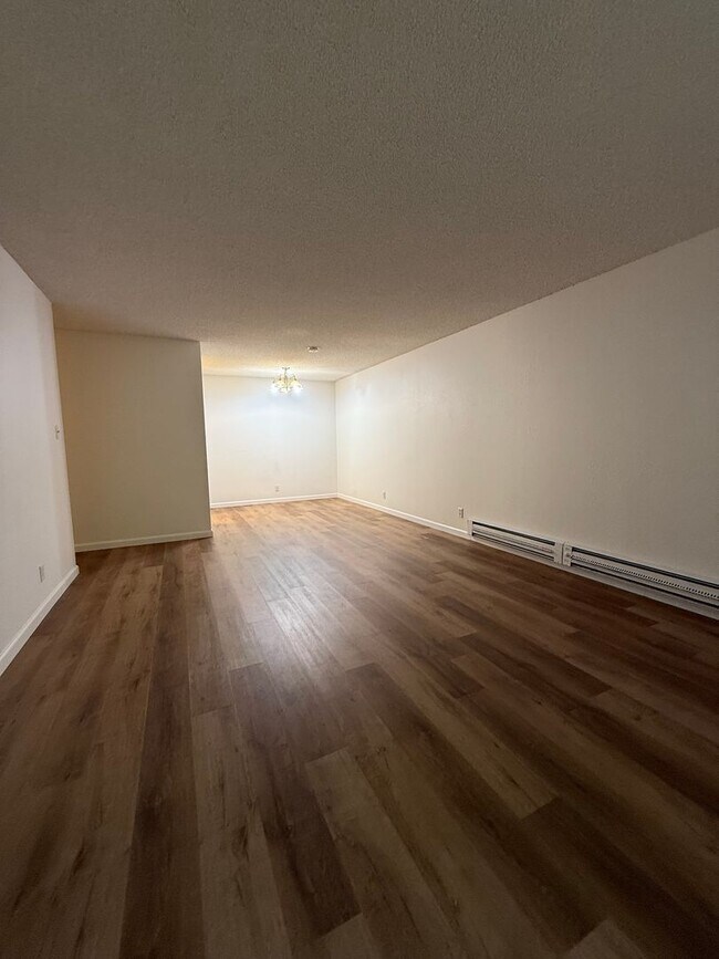 Building Photo - Spacious 2-bed 2-bath condo now available ...