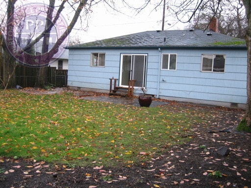 Building Photo - Pet Friendly South Tabor Home. Hardwood Floors! Huge Fenced back yard!  No Deposit With Rhino!