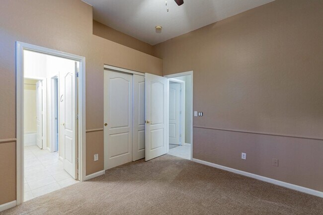 Building Photo - 3423 E Page Ave