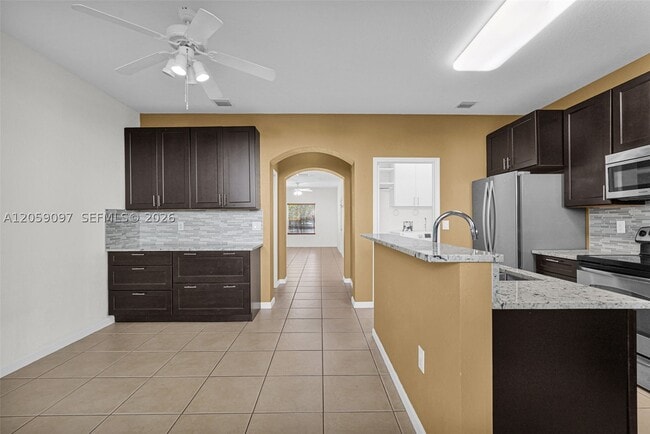 Building Photo - 2641 SW 120th Terrace