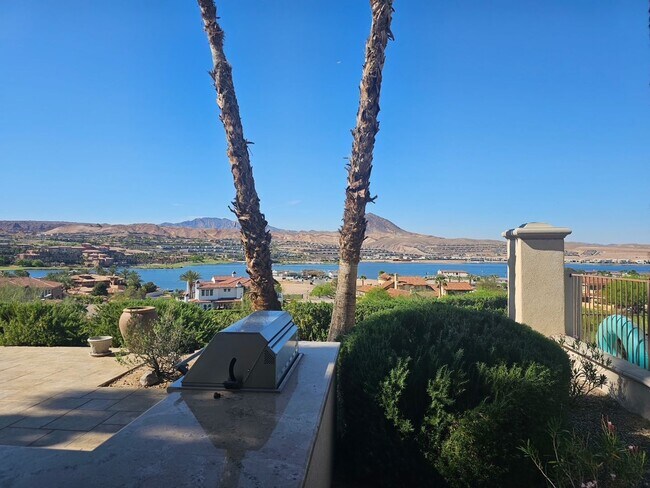 Building Photo - Luxury Lake Las Vegas Estate in Guard-Gated SouthShore Community!