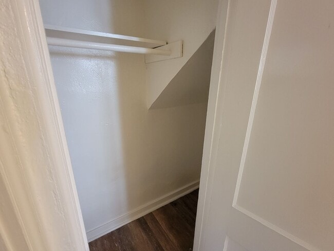 Building Photo - One Bedroom - Garfield District - $0 First...