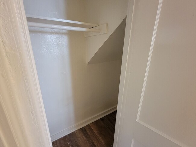 Building Photo - One Bedroom - Garfield District - $699 Mov...