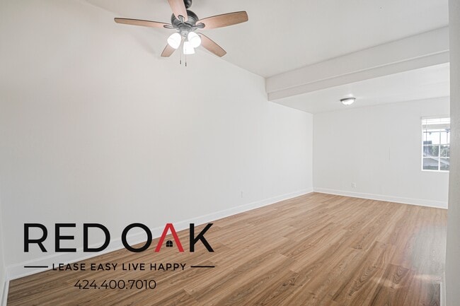 Building Photo - 731 W 46th St