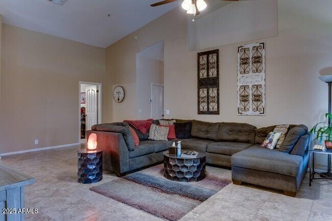 Building Photo - 9113 E Palm Tree Dr