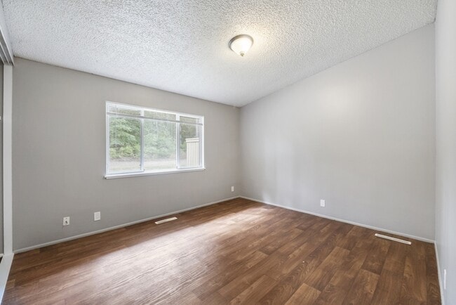 Building Photo - 12761 Lala Cove Ln SE