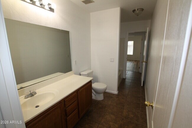 Building Photo - 25735 W Elwood St