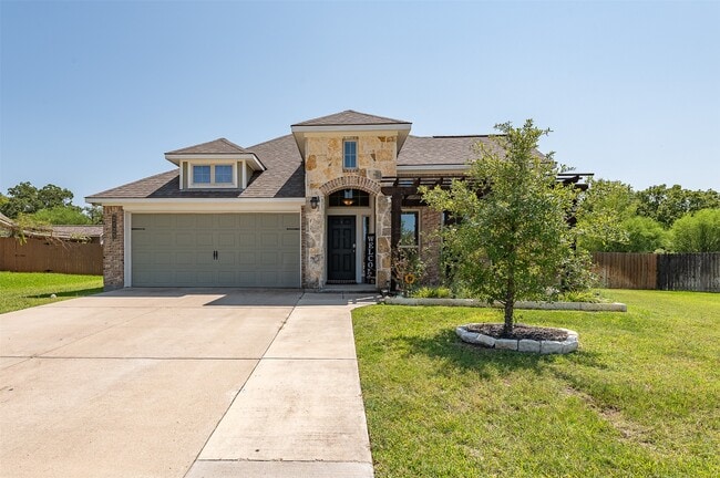 Building Photo - 2125 Stubbs Dr