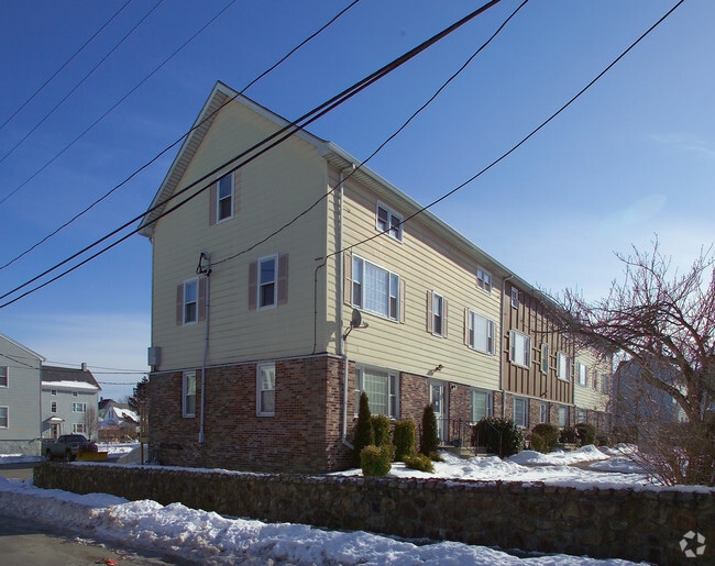 Building Photo - 6 Carver St