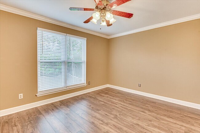 Building Photo - 230 Ronstadt Dr