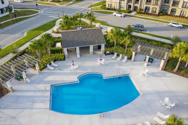 Building Photo - 7055 Primavera Ln