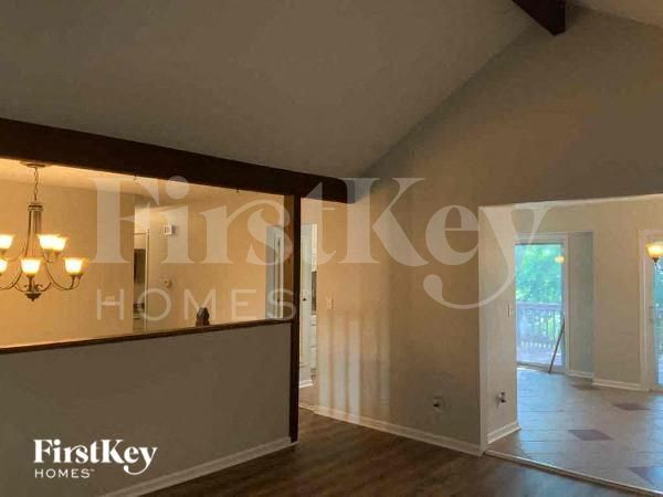 Building Photo - 13900 S Raintree Dr