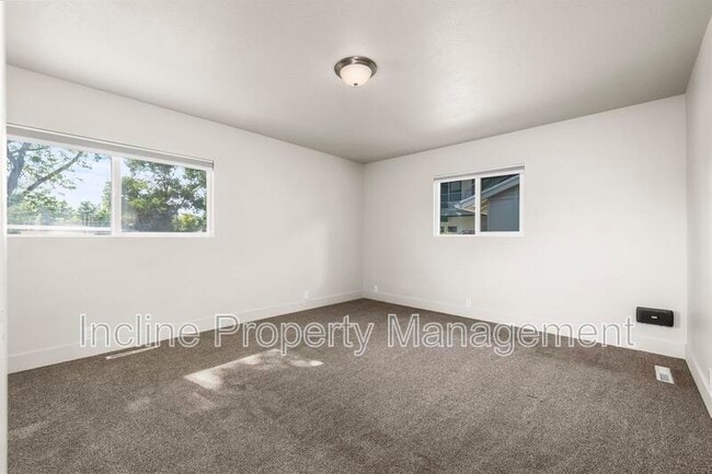 Building Photo - 31 W 100 N